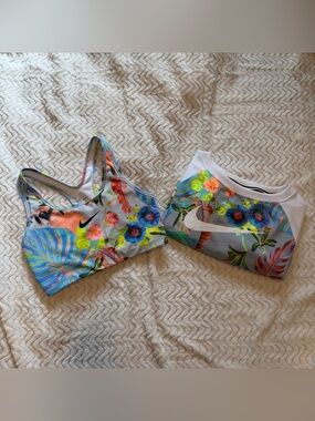 Nike Tropical // Floral Sports Bra and Crop Longsleeve Top
